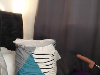 Nicol Love webcam model stream image