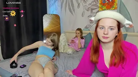 Tea_white webcam model stream image