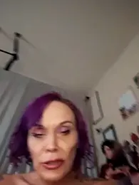 MommyMisfit webcam model stream image