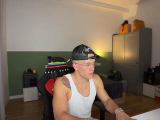 Duncan Collins webcam model stream image