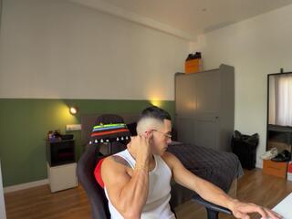 Duncan Collins webcam model stream image