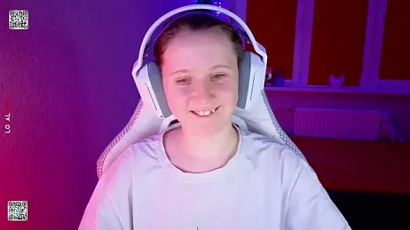 mon_lola webcam model stream image