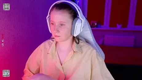 mon_lola webcam model stream image