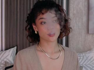 Lucia Saanvi webcam model stream image