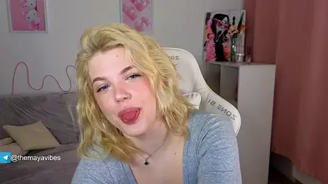 Maya_Rave webcam model stream image