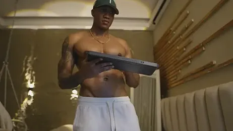 Logan_Varela webcam model stream image