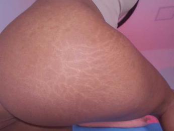 naomi-k webcam bongacams model stream image