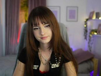 EllaYoung webcam model stream image
