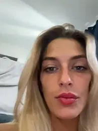 Bellalolahot webcam model stream image