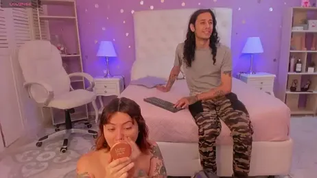 Goldentemptation_ webcam stripchat model stream image