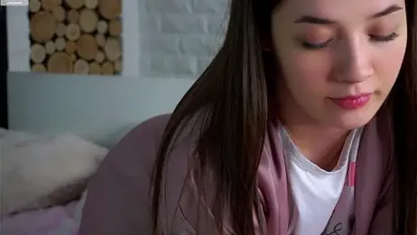 LowOncoming webcam stripchat model stream image