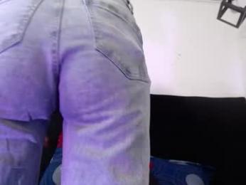 juan_and_luciana webcam model stream image