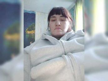 Xo4y-SeXa webcam model stream image