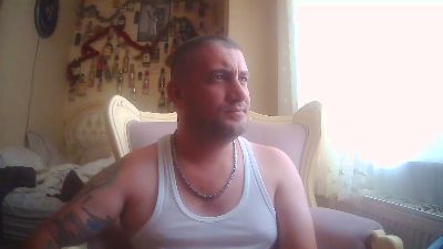Ringless webcam model stream image