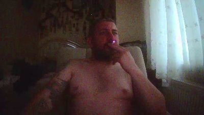 Ringless webcam model stream image