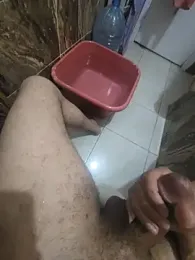 WelloffUpthrow webcam model stream image