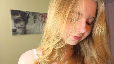 HolleyGeyman webcam model stream image