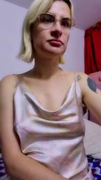 Youlittlestar28 webcam model stream image