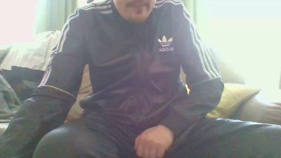 Shiny_gear_top webcam model stream image