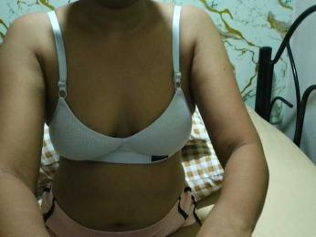 Cazzandra webcam model stream image