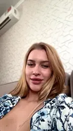 KikiWatson webcam model stream image