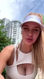 KikiWatson webcam model stream image