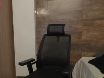 connor_h1 webcam model stream image