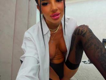 BritneyCharm webcam model stream image