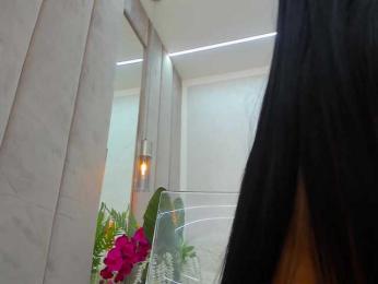 BritneyCharm webcam model stream image