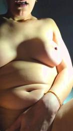 Shayinez webcam model stream image