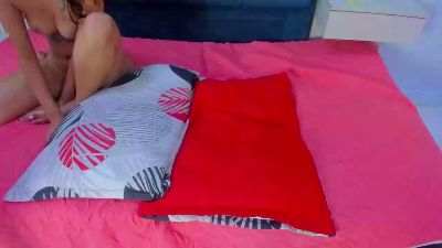 Youngs_Wild webcam model stream image