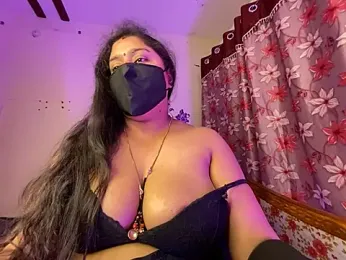 LouleyRanii webcam model stream image