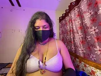 LouleyRanii webcam model stream image