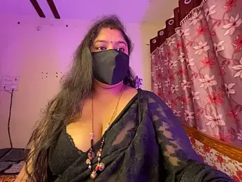 LouleyRanii webcam model stream image