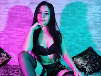 LauryMoons webcam model stream image