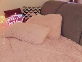 _lovly webcam model stream image
