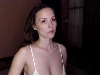 SarinnnaLuv webcam model stream image
