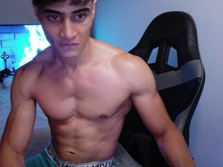 Thony Falcon webcam model stream image