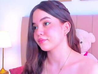 Bella Fontana webcam model stream image