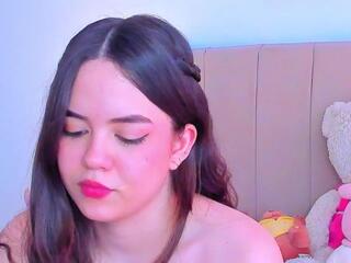 Bella Fontana webcam model stream image