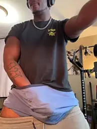 KeYBuMp323 webcam model stream image