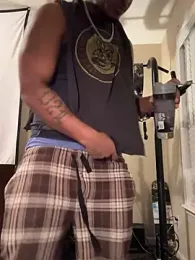 KeYBuMp323 webcam model stream image