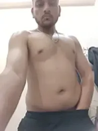 Realcumshow webcam model stream image