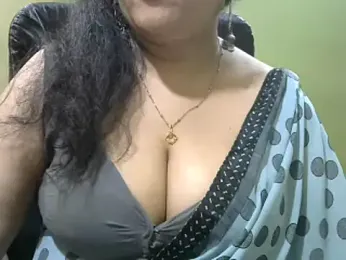 Little_dolls71 webcam model stream image
