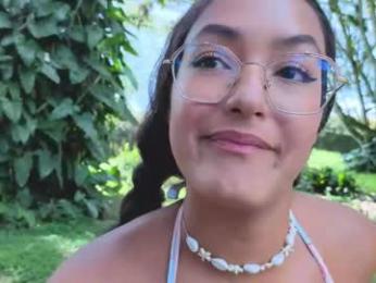 sarazuletaa webcam model stream image