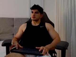 Matty Saenz webcam model stream image