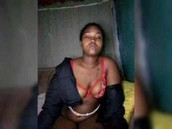 Davinalola webcam bongacams model stream image