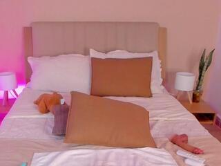 Nicolle Duke webcam model stream image