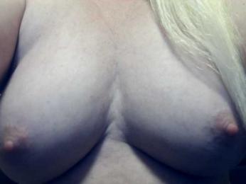 Lilia103 webcam bongacams model stream image