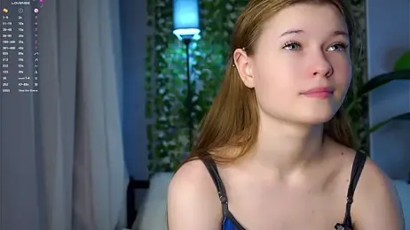 LynHillaire webcam model stream image